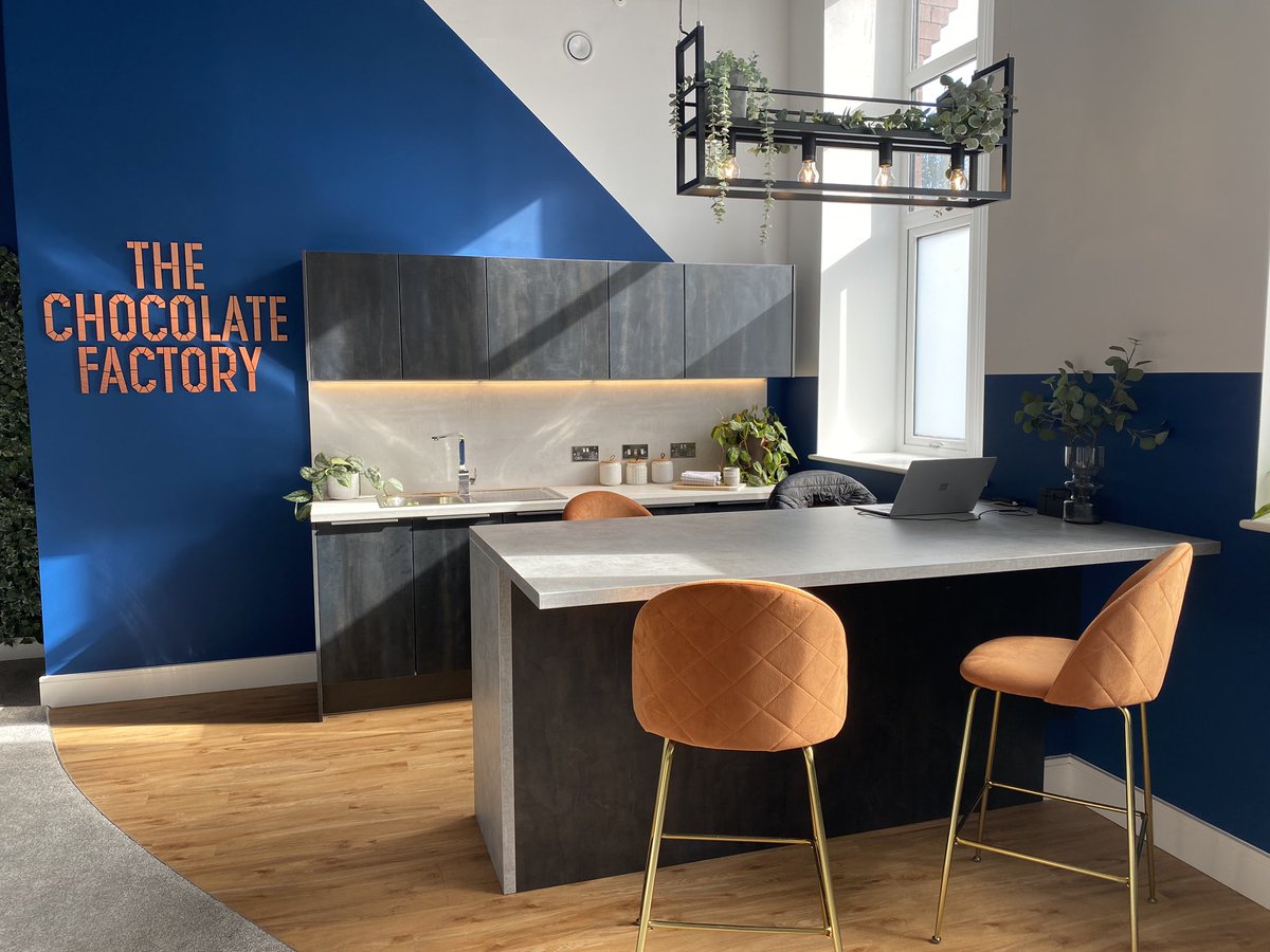 GemWant's tweet photo. A truly brilliant space to appreciate all that @ChocFactoryBris has to offer! Great work from @generatorgrp 
Only one shared ownership apartment left from the first phase! #TCF #SharedOwnershipBristol #SweetAs https://t.co/UYk3uHg44B