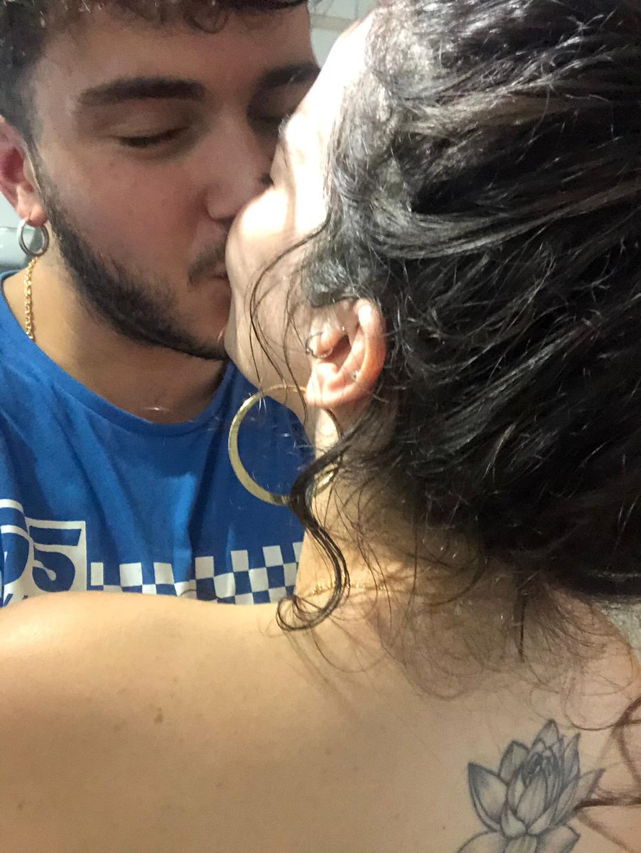 _andreavf's tweet image. 🥀💍