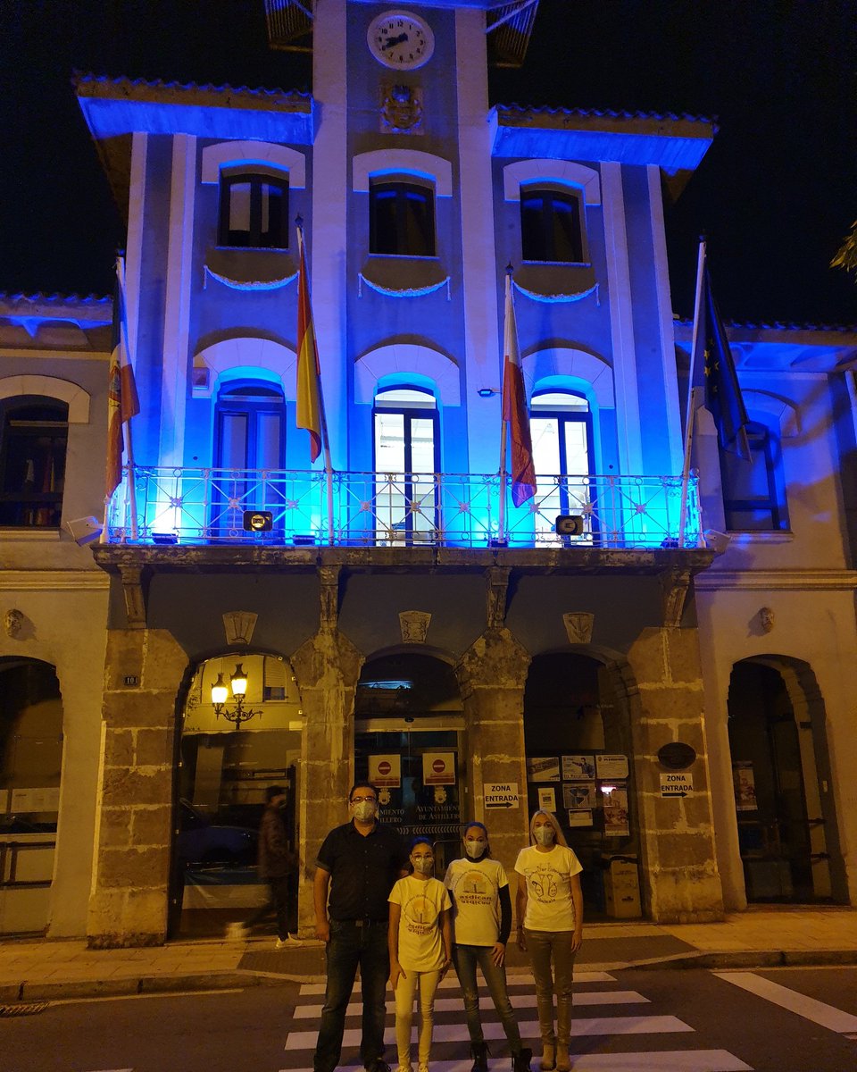 El ayuntamiento de Astillero se ilumina de azul turquesa  #UnidosPorLaDislexia