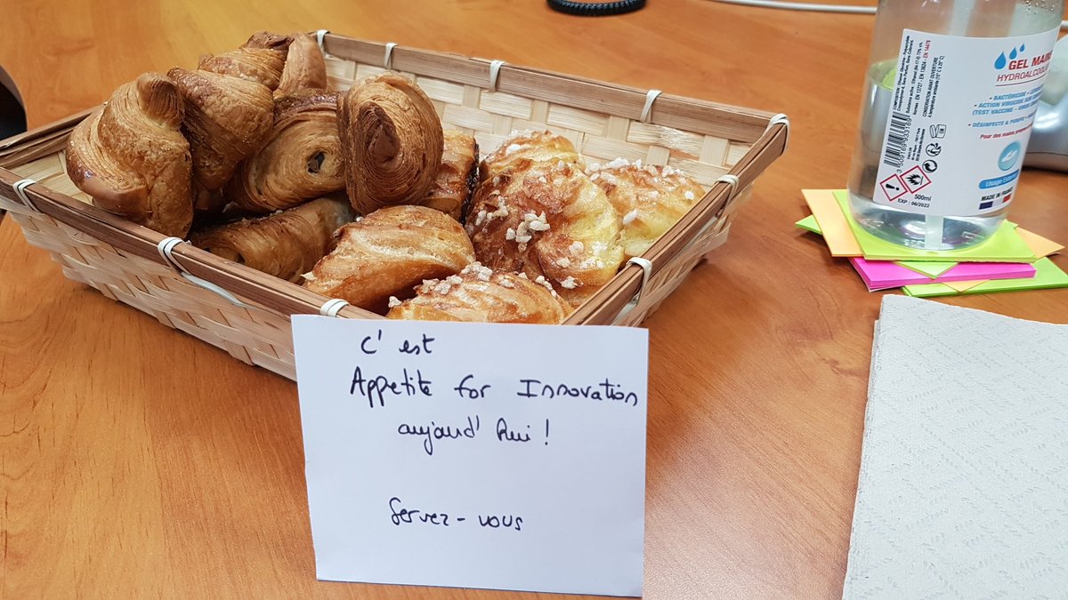 VitagoraGNS's tweet photo. Aujourd'hui, notre événement phare #AppetiteForInnovation a lieu pour la première fois à distance...l'ambiance événement se déplace dans nos bureaux ! On vous attend en ligne dès 9h15 pour une journée de conférences #agroalimentaire #veille et RDV d'affaires https://t.co/EtcYcqN1yV