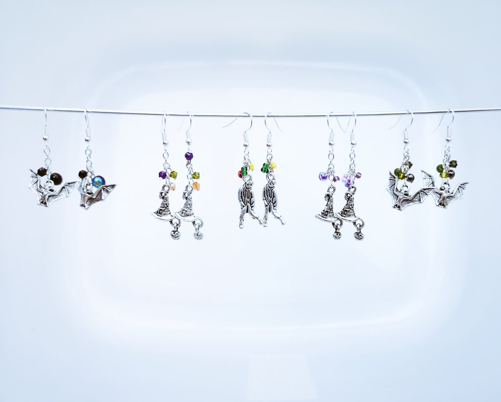 the_aimless_a's tweet photo. @makaylathai_ I make earrings! I don't have a shop set up yet but these are all available via DM 🥰❤️ https://t.co/3El8f4XrX5