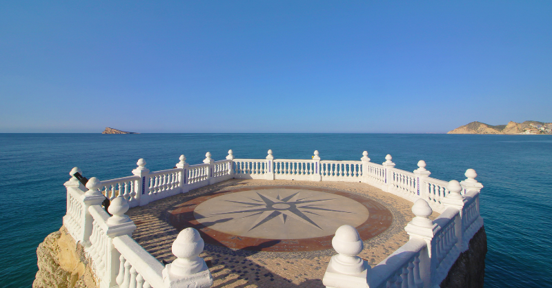 ¡Feliz #DíadelaComunitatValenciana a todos los valencianos y valencianas! Nos hace mucha ilusión celebrar este día con vosotros. Por ello, os dejamos estas imágenes de algunos de los lugares más especiales de nuestro territorio. ¡Disfrutad! #MediterráneoEnVivo