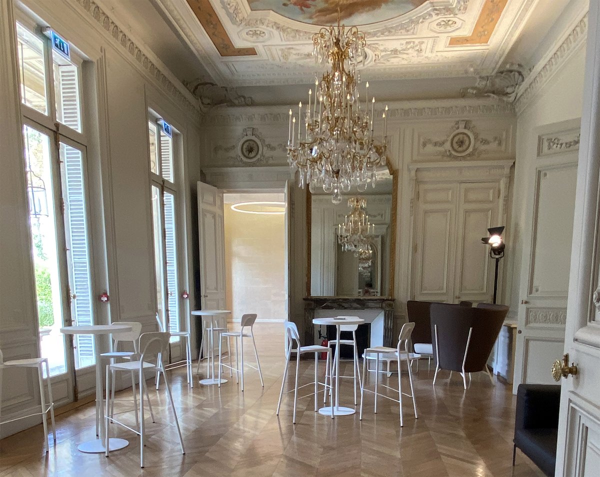 fonctionmeuble's tweet photo. En pleine semaine du #DéveloppementDurable, notre gamme Colette a pris place à l’hôtel Salomon de Rothschild.
Résultat: du mobilier #madeinFrance en matière recyclée dans un décor authentique @ViparisOfficiel 🌱
#fonctionmeuble @UNIMEV_FR #evenementsur #evenementfiable #safeevent https://t.co/e0Iyn14QPz