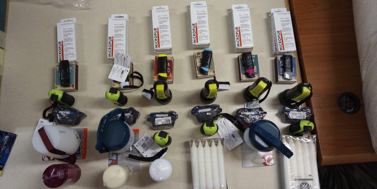 Grâce à vos dons sur notre campagne <a href="/helloasso/">HelloAsso</a> nous avons pu créer et acheminer des kits comportant médicaments, matériel de filtration d'eau, lumière et feu dans les zones les plus reculées de la Vésubie. Merci à vous ! Viva ! 
#vesubie #Roya #Tinée #COMTESOLIDAIRE