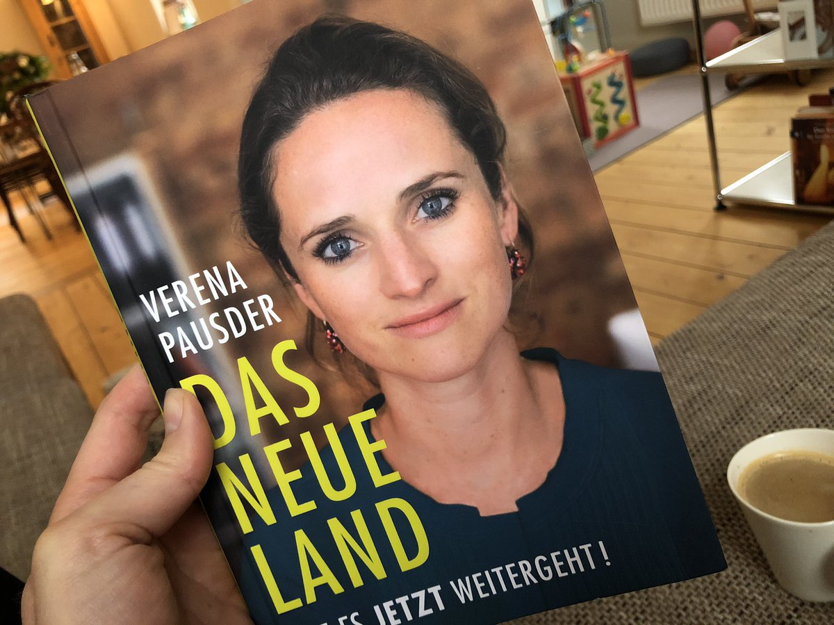 Mit dieser Lektüre beende ich meine Elternzeit und hab wieder richtig Lust, in das Thema #NewWork einzusteigen. Danke <a href="/VerenaDE/">Vier</a> für die Inspirationen und konkreten Vorschläge statt Blabla. 🚀 Und Danke <a href="/telefonica_de/">Telefónica Germany</a> für mutiges #NewWork in der Praxis. Freu mich auf Euch!