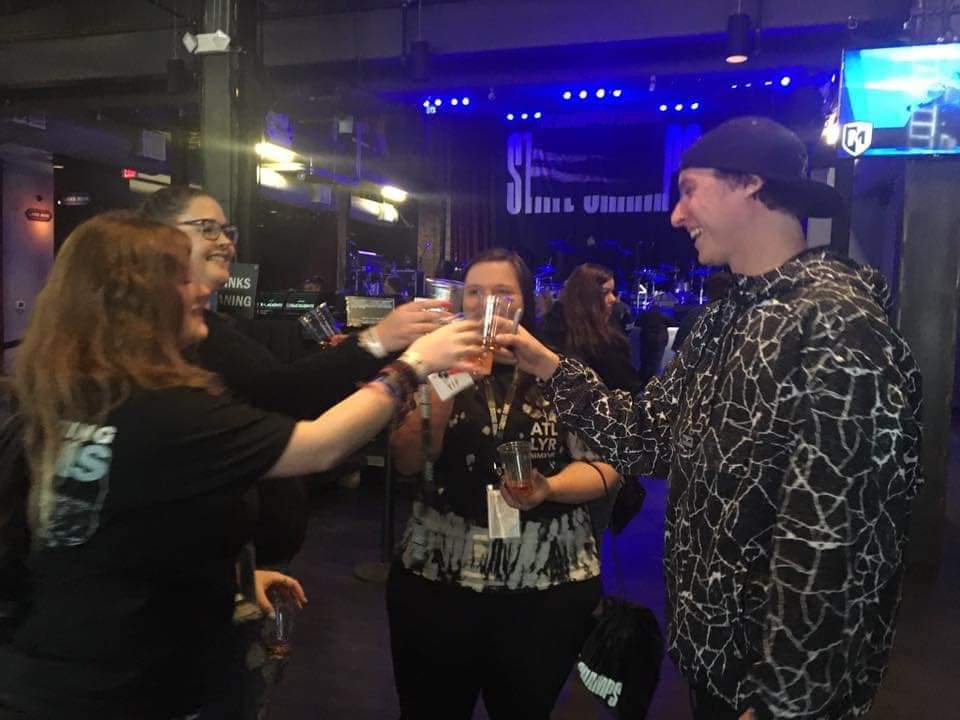 still_breathxng's tweet photo. Happy birthday to the super sweet & incredibly talented @dereksteez of @State_Champs ! You're absolutely wonderful & I hope today is amazing for you bc you deserve it! Love you 🖤 Let me venmo you $$ for a drink? Happy birthday @dereksteez ! 🥳🎉🎁🧁 #derekdiscanio @State_Champs https://t.co/b1OmP1CfVl