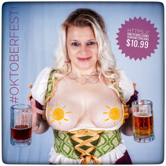 Come have a #beer with me! 💦🍑
Join my #OnlyFans for the full #explicit experience. 🍻

➡️https://t.co/87ZTJwpoog

#Oktoberfest