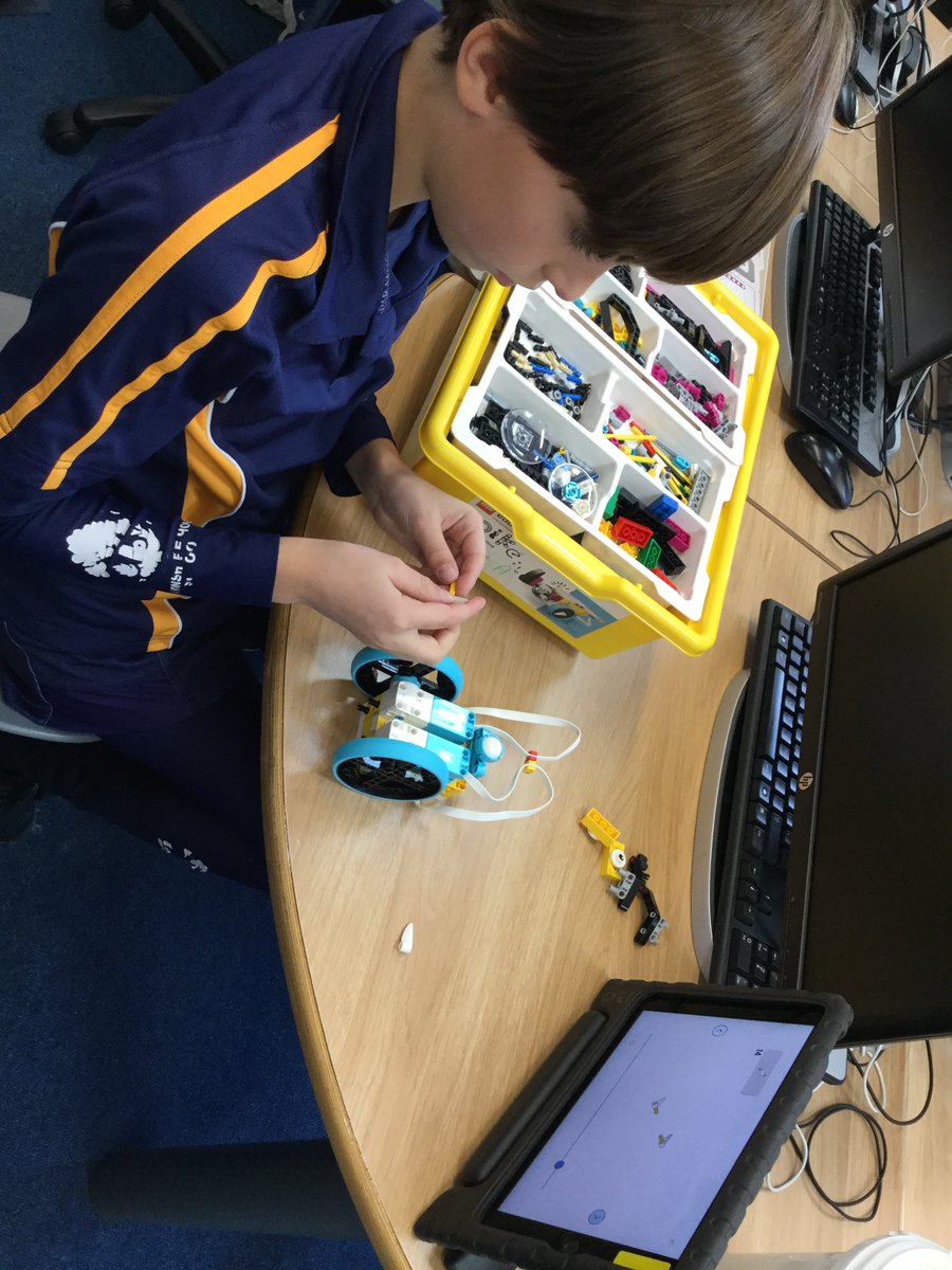TechnologyDHS's tweet image. Year 7 and 8 loved racing their #robots this week in #CodingAndRoboticsClub using our #LEGO #SpikePrime! #WeLoveCoding #Robotics