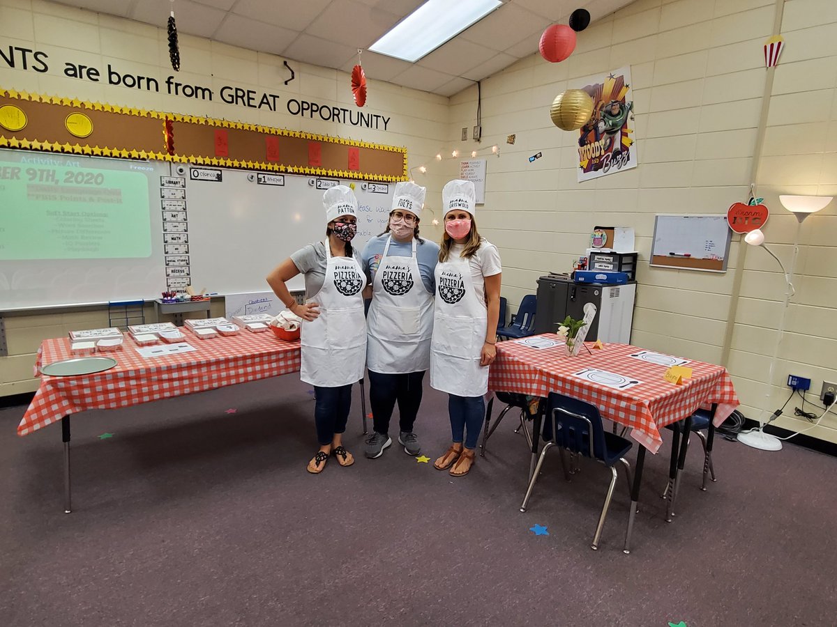 mrjonesRHMS's tweet photo. Three of our amazing teachers just opened up Mama's Pizzeria. They are serving up a great dish of Main Idea. #ItsShowtime #featurefilmfriday #wecauselearning  @CarverES_RH https://t.co/pxMJMNi4eQ