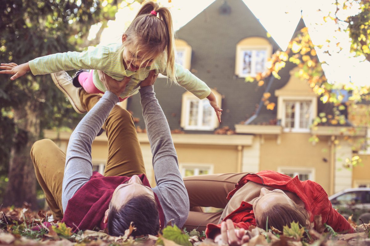 FinSolutionsNY's tweet photo. DIY Budget Backyard Fall Festival for the Family: https://t.co/6HhDgeCRyF https://t.co/wDlJUQToRl