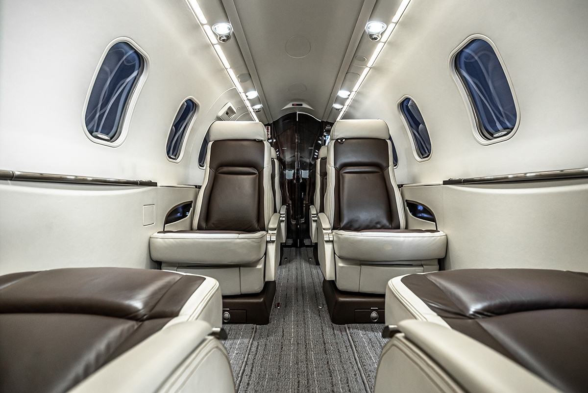 ElliottJets's tweet photo. This beautiful 2008 Lear 40XR has 2017 paint and interior by Elliott Aviation and engines enrolled on MSP Gold. Interested? Contact Steve Davis at sales@elliottjets.com or call 515.865.2790.
#bombardier
#learjet
#lear40xr
#lear40
#lear
#IADA https://t.co/8yA65Q8LKg