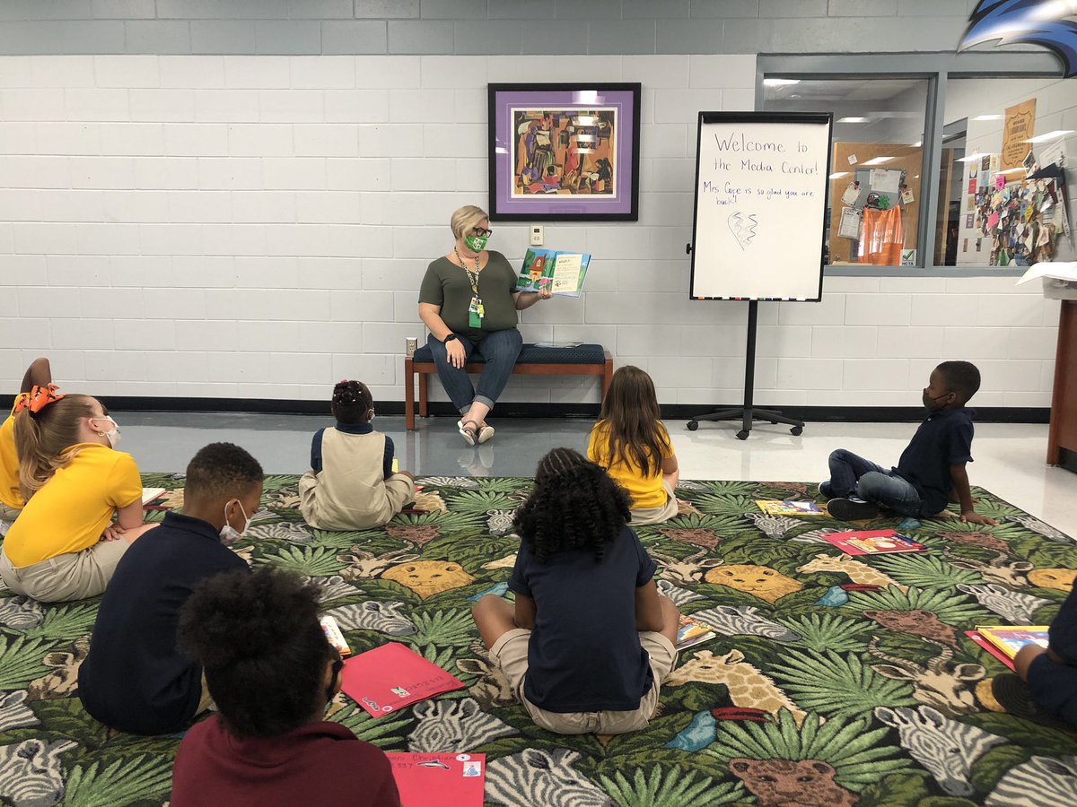 My first grade babies and I love Friday mornings because we get to spend it with <a href="/Mrscopeslibrary/">Libby Cope</a> ❤️ Thanks for helping our kids grow and learn great reading strategies at the <a href="/oakparklions/">Oak Park ES</a> library! <a href="/SSYRAJR/">Florida SSYRA Jr.</a> #allin 📖