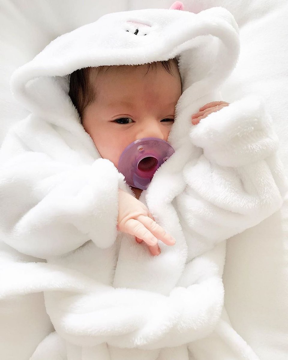 DearBornBaby tweet media