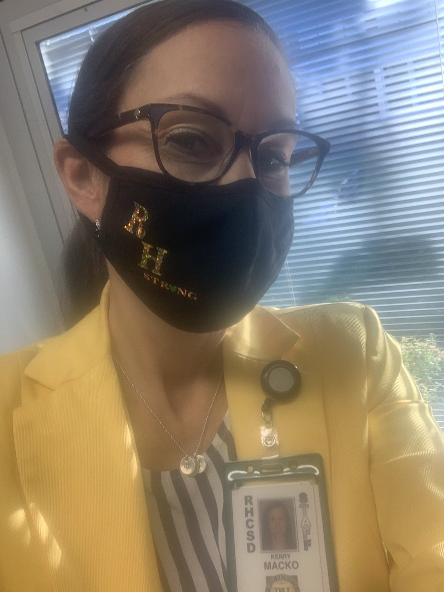 MrsMacko's tweet photo. One of my favorite masks!  Showing some school spirit today! #RHstrong https://t.co/zxZIgX6gbs