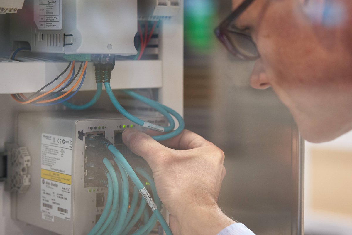 TurtleandHughes's tweet image. Is downtime dragging you down? Find out how Rockwell Automation Services and Turtle &amp;amp; Hughes can help with managing your unscheduled downtime. oal.lu/4izwQ #AutomationDirect #IEEE