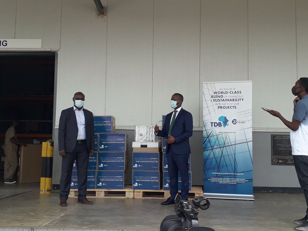 We have received 16 portable patients monitors from Eastern &amp; Southern Trade and Development Bank to monitor #Covid19-affected adults and paediatric patients in treatment facilities. The handover ceremony took place at the Rwanda Medical Supply Warehouse. 
@Rwandahealth