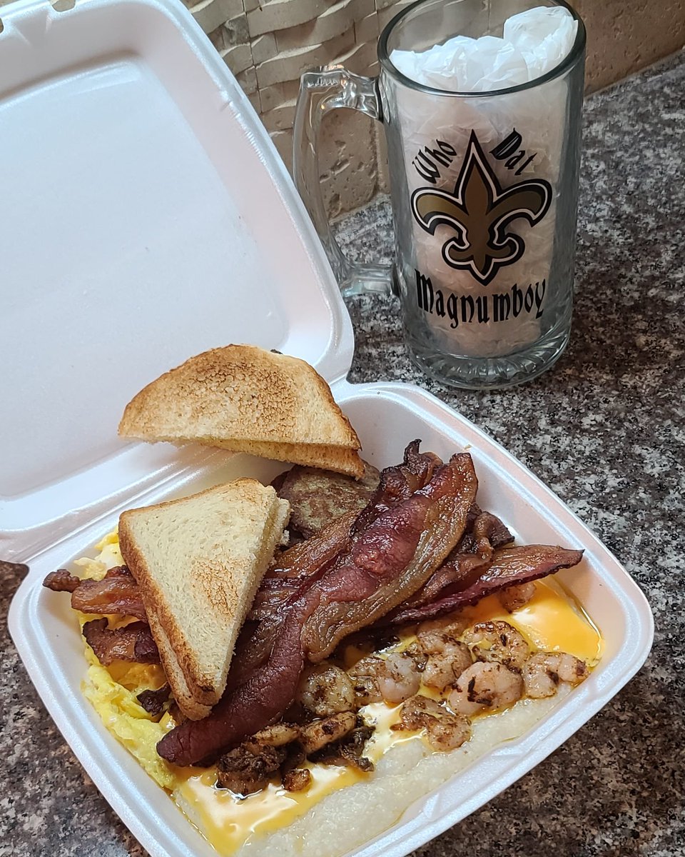 magnumboy23's tweet image. Gotta eat good too
 #HurricaneDelta #fatboyproblem