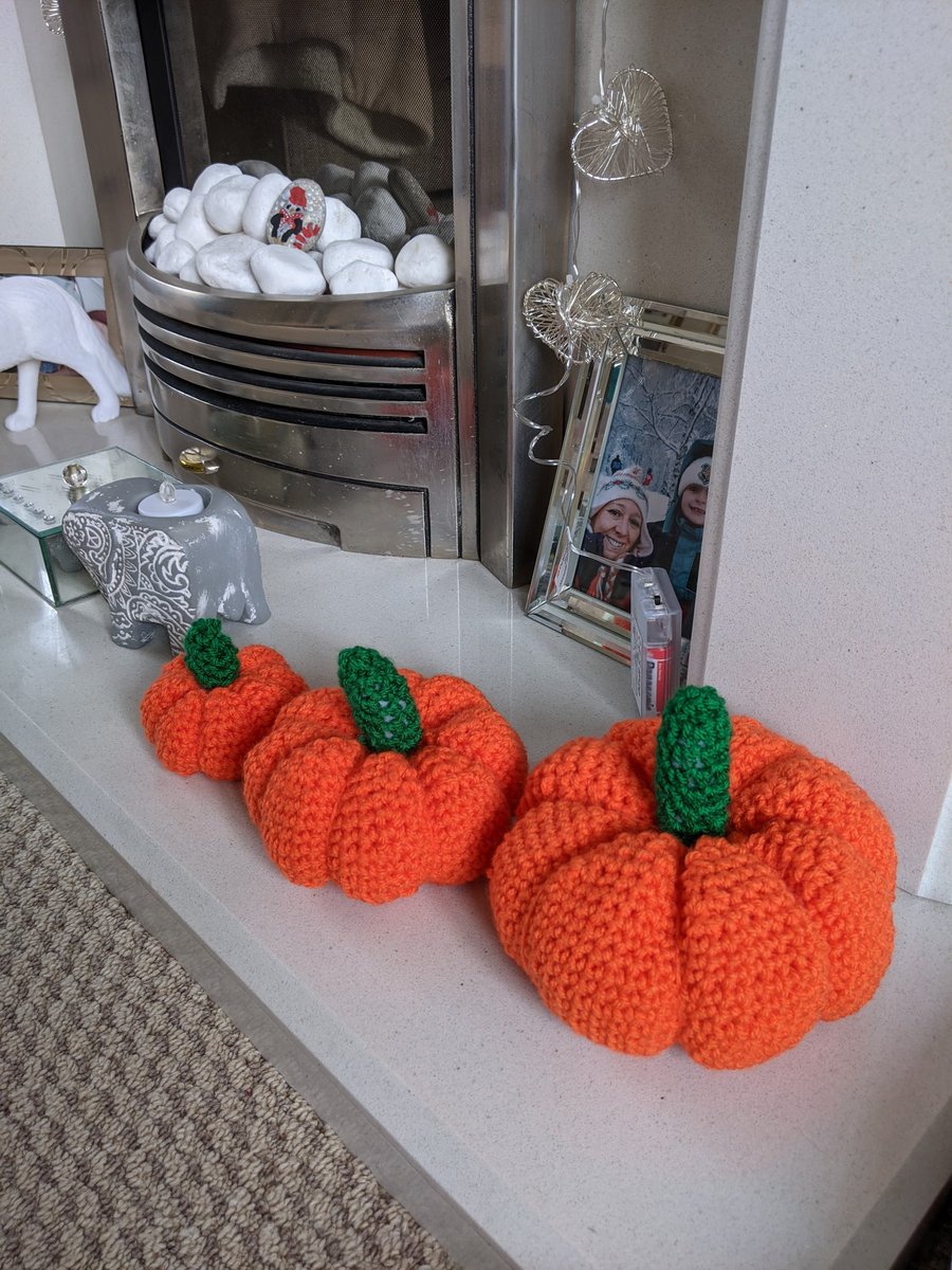 Crochet pumpkins.....must be Halloween 🎃 soon