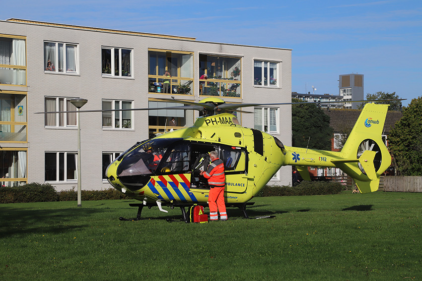 Traumahelikopter ingezet op de Aalbersestraat in Hoogezand..
