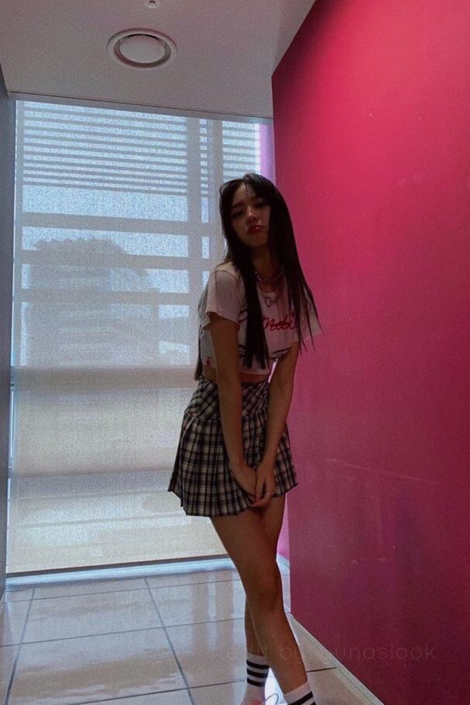YUNASLOOK's tweet photo. https://t.co/0C9BNLTao8