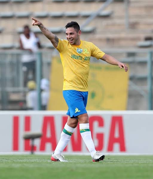 dbnbranch's tweet photo. Word on the street is that they are leaving the yellow nation👆. We wish them all the best. What are your memories of duo?
#Masandawana #GoodbyeAli #GoodbyeLucky #DurbaBranch https://t.co/QyVJg8jK9A