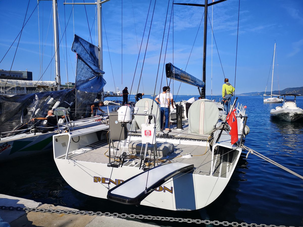 lucarallo's tweet image. Splendida giornata di sole a #Trieste! Si lavora in vista della #Barcolana, gli equipaggi preparano le imbarcazioni davanti ad un pubblico curioso che passeggia nel villaggio.

#SiramVeolia #SustainableLife #BarcolanaFun #branded #Barcolana52 #69FSailing #PersicoMarine #9ottobre