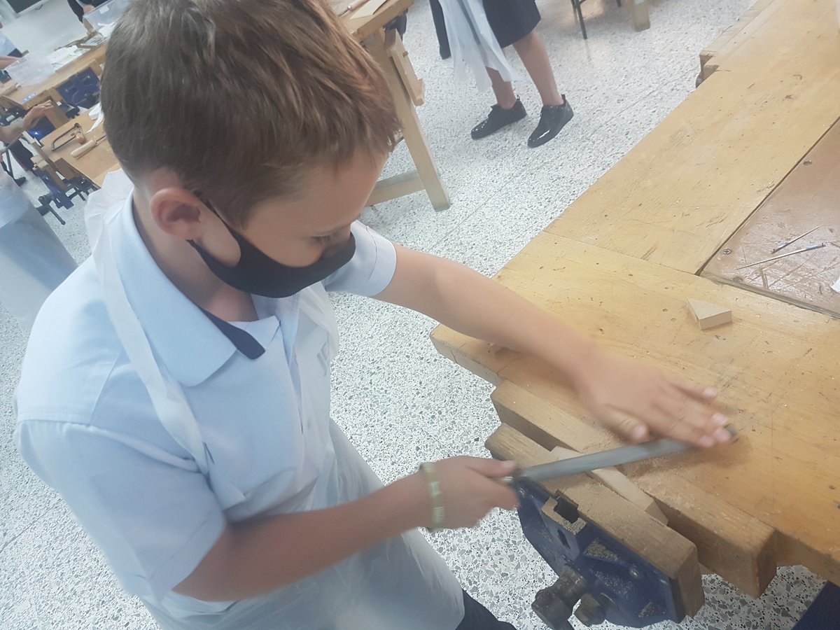 JESSDTDept's tweet photo. Year 7 Design and Technology. First full class to do a socially distanced practical activity. Fantastic support from our technician to provide each student with their own kits. #JESSProblemSolving #JESSRealWorld #JESSCollaboration https://t.co/IkK74p5Sh9
