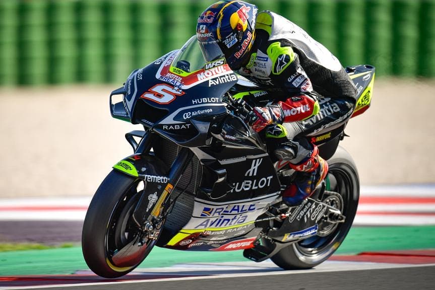 mlito13's tweet photo. #FrenchGP ๐ซ๐ท
#FP1 #MotoGP #LeMans ๐
1. @BradleySmith38 #BS38 ๐ฌ๐ง 1:43.804 @ApriliaOfficial
2. @JohannZarco1 #JZ05 ๐ซ๐ท 1:43.958 @esponsoramagp
3. @Petrux9 #DP9 ๐ฎ๐น 1:44.024 @ducaticorse
#MotoGP https://t.co/KqhotKUwEf