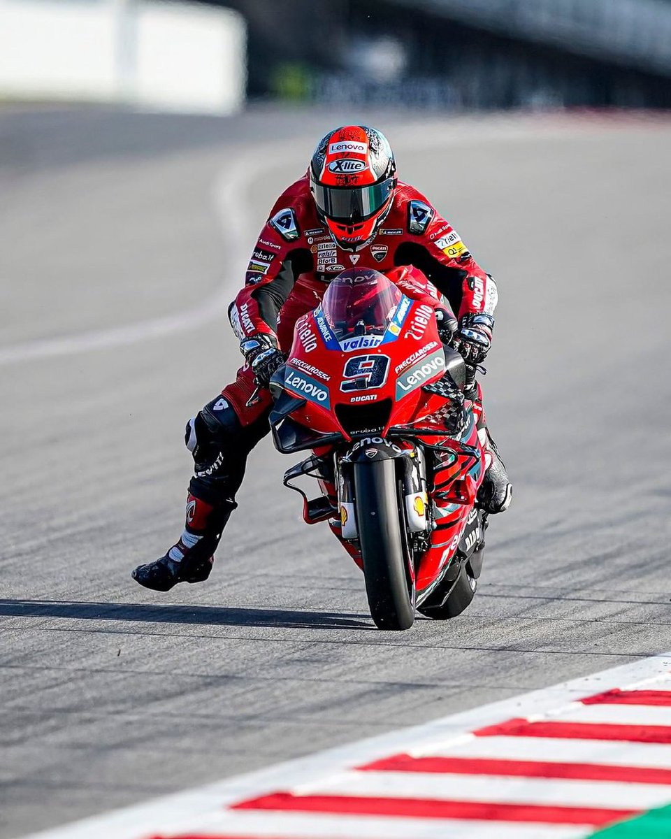 mlito13's tweet photo. #FrenchGP ๐ซ๐ท
#FP1 #MotoGP #LeMans ๐
1. @BradleySmith38 #BS38 ๐ฌ๐ง 1:43.804 @ApriliaOfficial
2. @JohannZarco1 #JZ05 ๐ซ๐ท 1:43.958 @esponsoramagp
3. @Petrux9 #DP9 ๐ฎ๐น 1:44.024 @ducaticorse
#MotoGP https://t.co/KqhotKUwEf