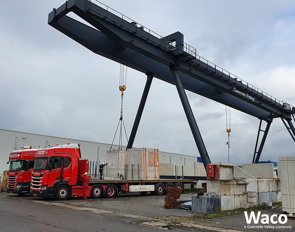 Daar gaan ze! Afgelopen week zijn de pompblokken op transport gegaan. Met een tussenstop in de Antwerpse haven, gaan ze per boot naar de eindbestemming in Singapore.