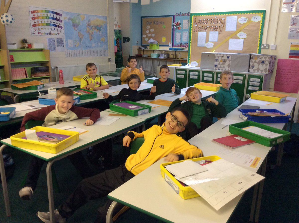 Springwood_Prm's tweet image. #HelloYellow #SpringHarlech #springwood_prm taking part in the #HelloYellow event. We are loving the positivity today 😊