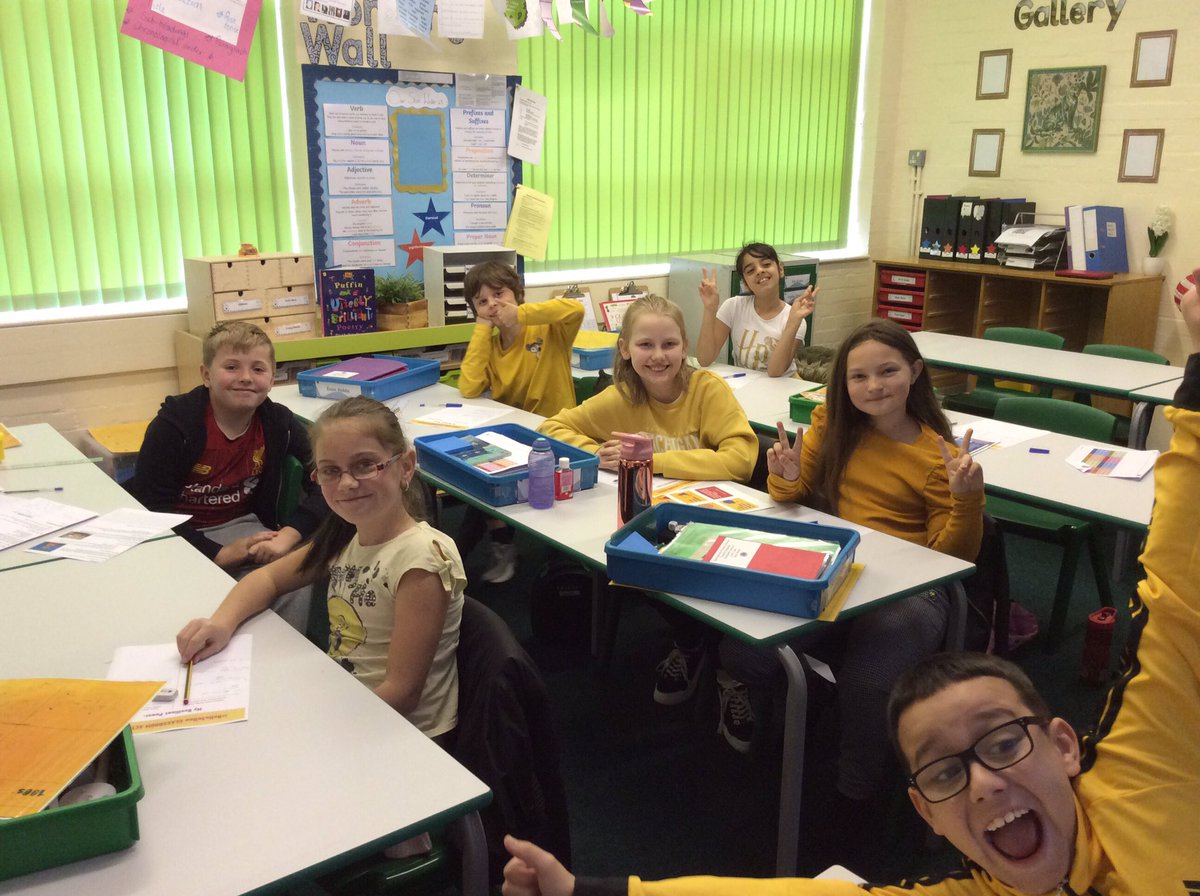 Springwood_Prm's tweet image. #HelloYellow #SpringHarlech #springwood_prm taking part in the #HelloYellow event. We are loving the positivity today 😊
