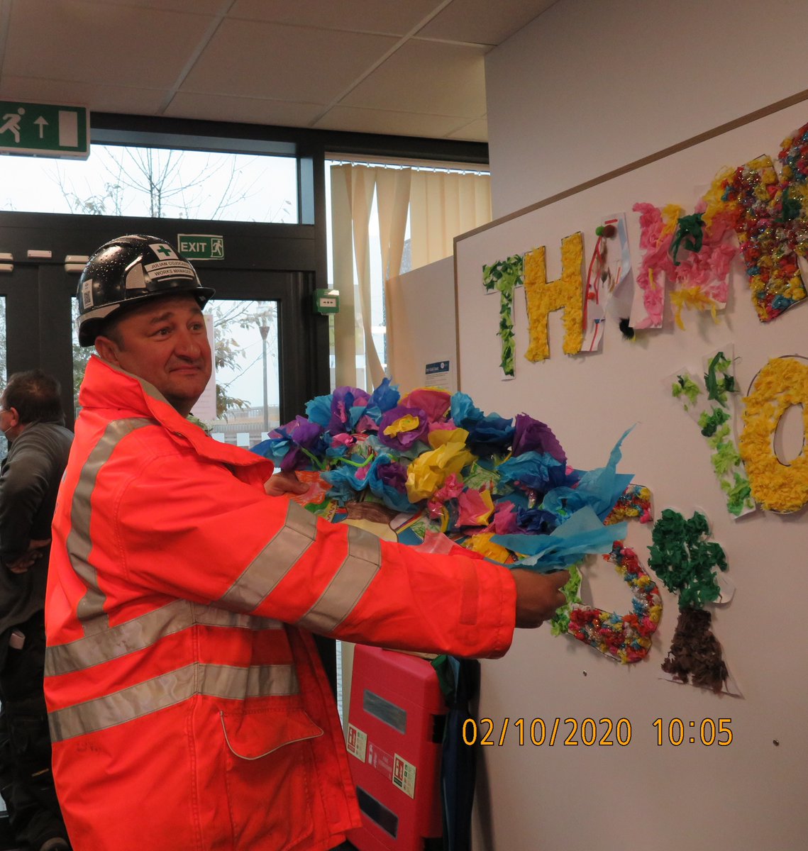 VolkerFitzUK's tweet photo. Last Friday, our #MSVF joint venture officially opened the new community garden at @BridgeRiverside. Thank you to the teachers and pupils for your amazing feedback, letters on what your garden means to you and some wonderful papier-mâché flower arrangements #cando #community https://t.co/n5FoaPpuYf