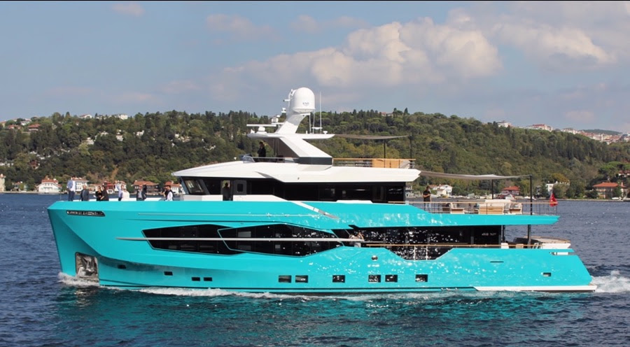 FigaroNautisme's tweet photo. @NumarineD a lancé le premier yacht d'expédition 32XP avec un intérieur conçu par #HotLab https://t.co/PzSZRHiH4r #Numarine #32XP #OurHomeTheSea #exploreryachts #yachting #yacht https://t.co/cEdMJ4lAoi