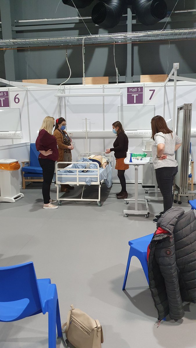 ofallpositions's tweet photo. #eclampsia #skillstations #smmdp #scottie @madwife78 leading the session on eclampsia with a group of @NHSGGC and @Scotambservice colleagues. 
#maternalcollapse #abcde #structuredAssessment @NESnmahp @NHSLouisaJordan https://t.co/EmJ0LtLe66