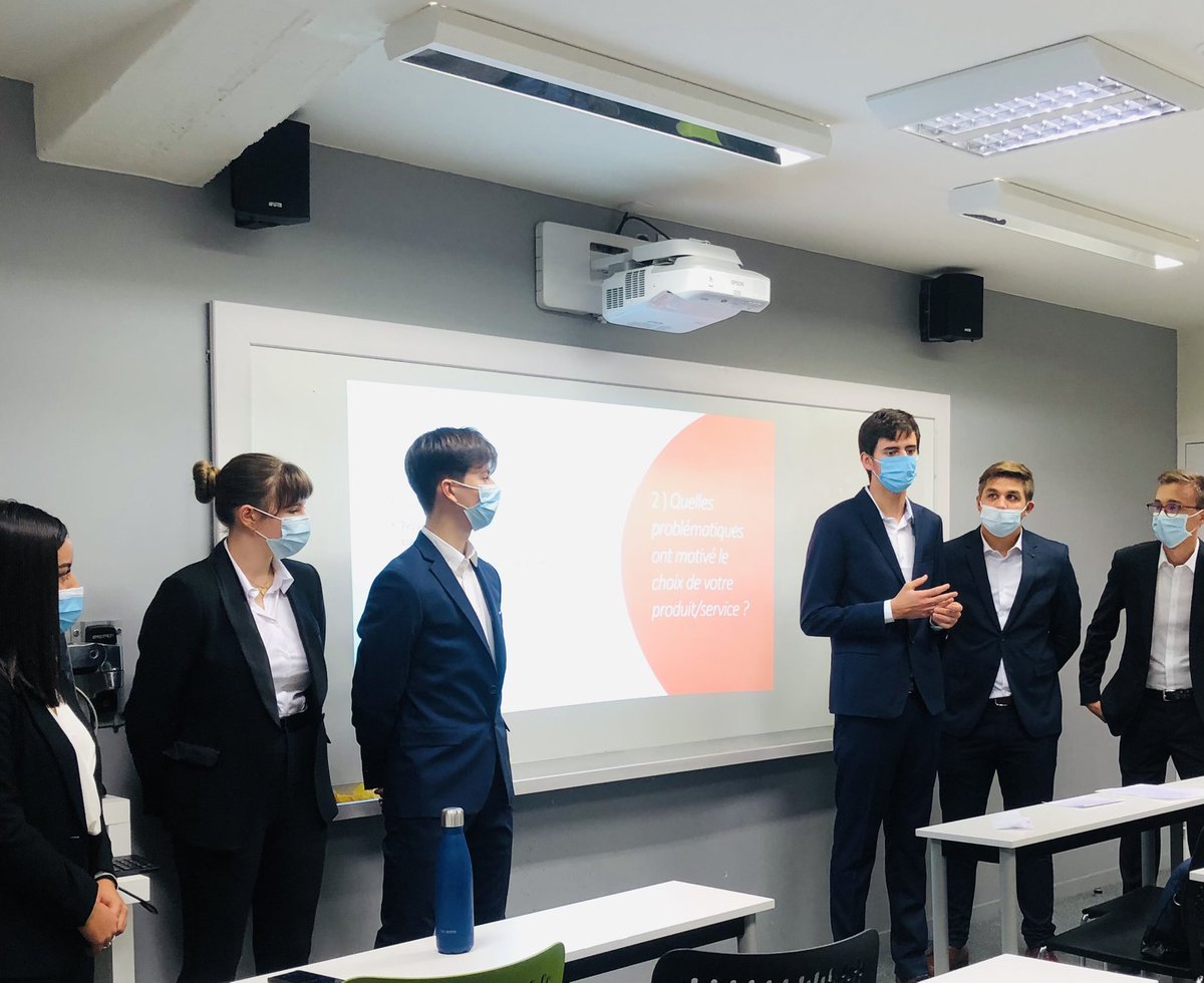 BBA_INSEEC's tweet photo. [Défi Création d’Entreprise]

10 minutes pour convaincre👨🏼‍🎓

Aujourd’hui nos étudiants de 1A défendent leurs projets de création d’entreprise face à un jury de professionnels ! 💻🎯

Bonne chance à tous ! 
#weareinseec #bbainseec #deficrea #pedagogie https://t.co/ntJqiaw3fu