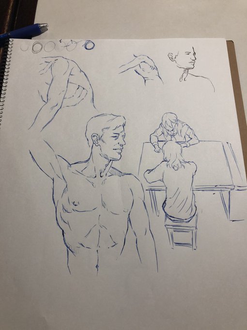 地味にスランプ状態なので近所の喫茶店でクロッキーしてます。池袋なのに静かなこの喫茶店は絵を描くのに良い環境です。因みにこの喫茶店からはあの事件の交差点が見えます。 