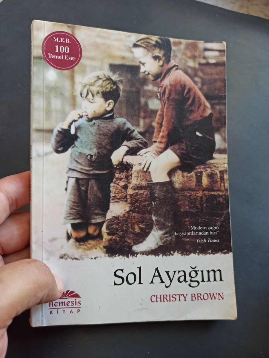 Yeni kitaba başlıyalım 👍

Doğrudur, kitap okumak karın doyurmuyor. Ancak karnı tok,
beyni boş adamlardan çektiğimiz
kadar hiç kimseden çekmedik...

Zülfü Livaneli

#Chrıstybrown
#solayağım
#özlüsözler #kitap #kitapsever #kitapsızasla #kitapkurdu #okumak #neokusam