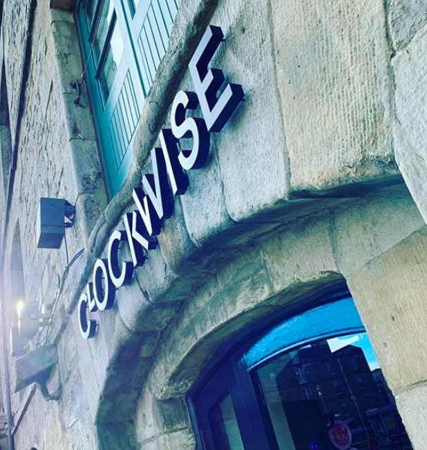 EvolveGroup4's tweet photo. Some neat signage and lightboxes installed for @workclockwise at their Leith Office! #signs #signage #design #create #clockwise #business #edinburgh #edinburghbusiness #leith #evolvesigns #evolveeveryday https://t.co/zzBzgf2oZZ