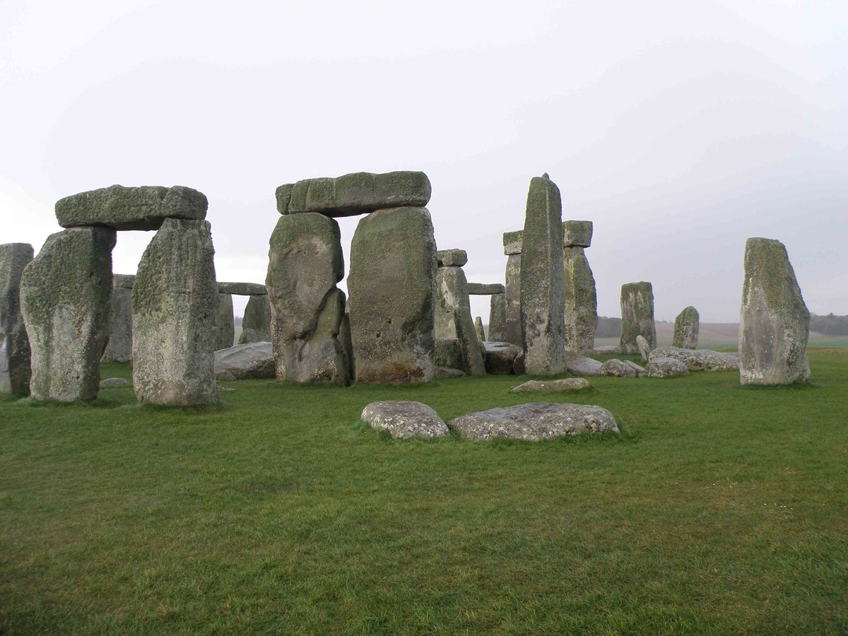 3/20 I’m researching the past use of  #sarsen stone. You know: those really tall stones at Stonehenge and the lintels that go across the top. I’m interested in how people have quarried and worked the material for 5000 years and people’s relationship with it.  #HiddenLandscapes