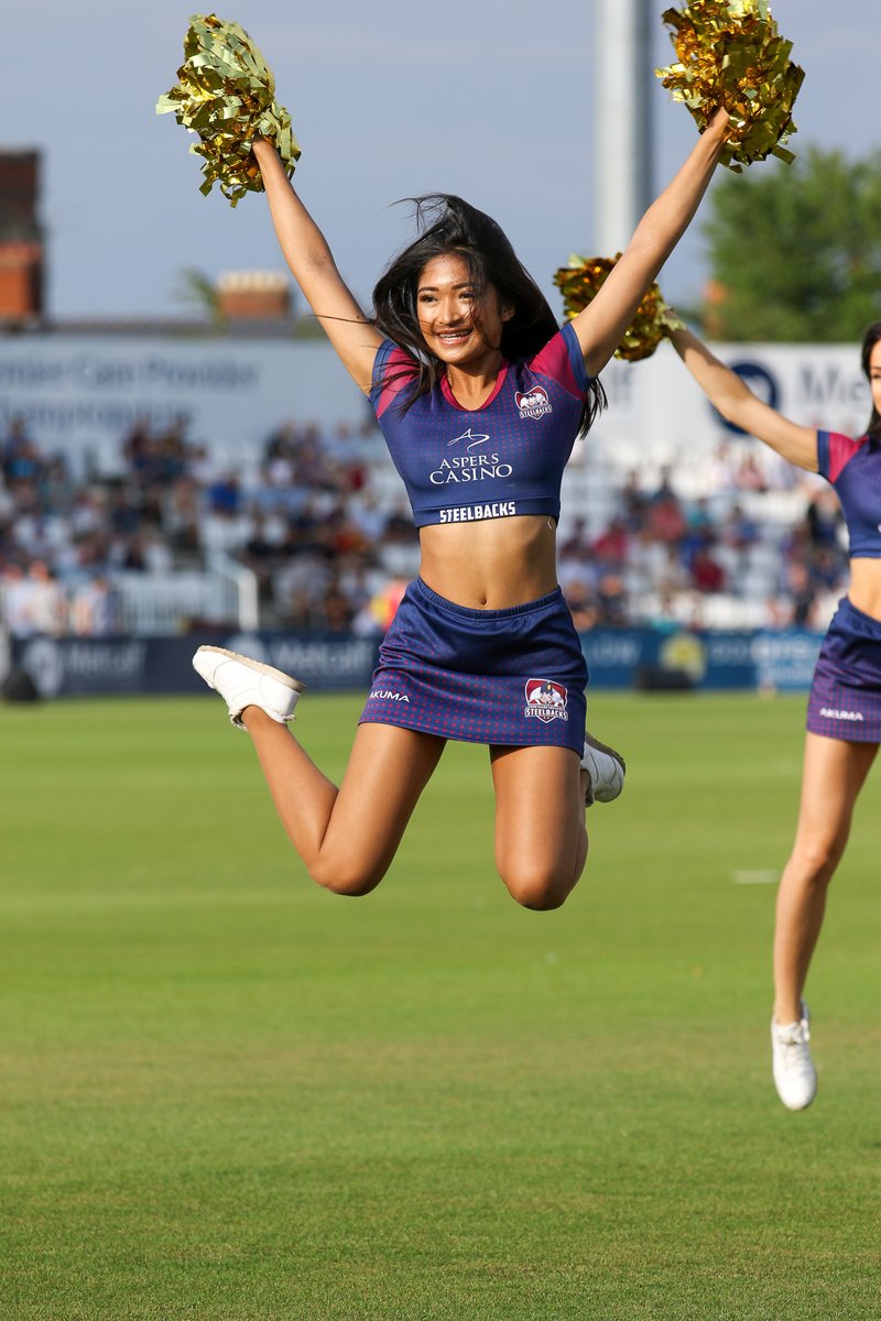 Happy 25th Birthday to our beautiful <a href="/JanineSomcio/">Janine</a> <3