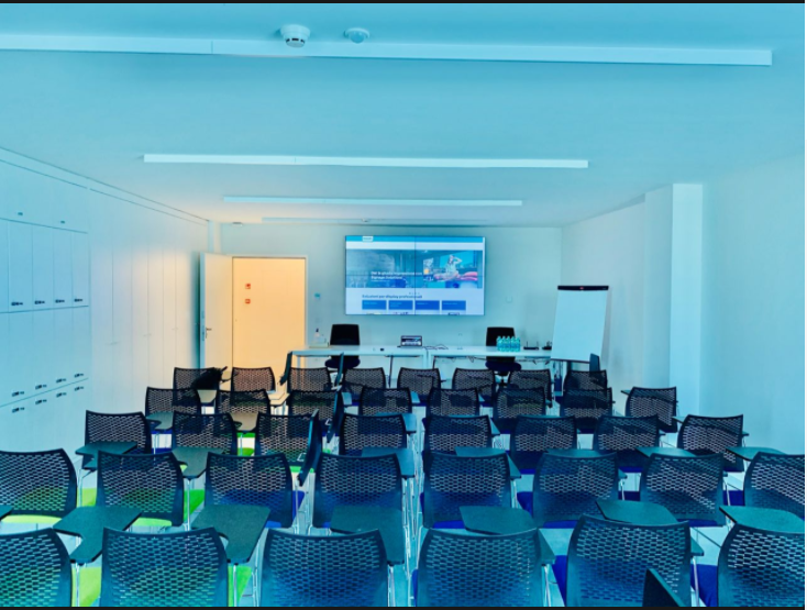 _BluWire_'s tweet photo. Il lavoro di squadra divide i compiti e moltiplica il successo! 🖥🔌🌐Philips Professional Display Solutions
#bluwire #Philips #colleghiamolevostreidee #videowall #salariunioni #progetti #lavorodisquadra #partnership #tecnologia #VideoConferences #Monitor #professionalita https://t.co/lGxcuojd46