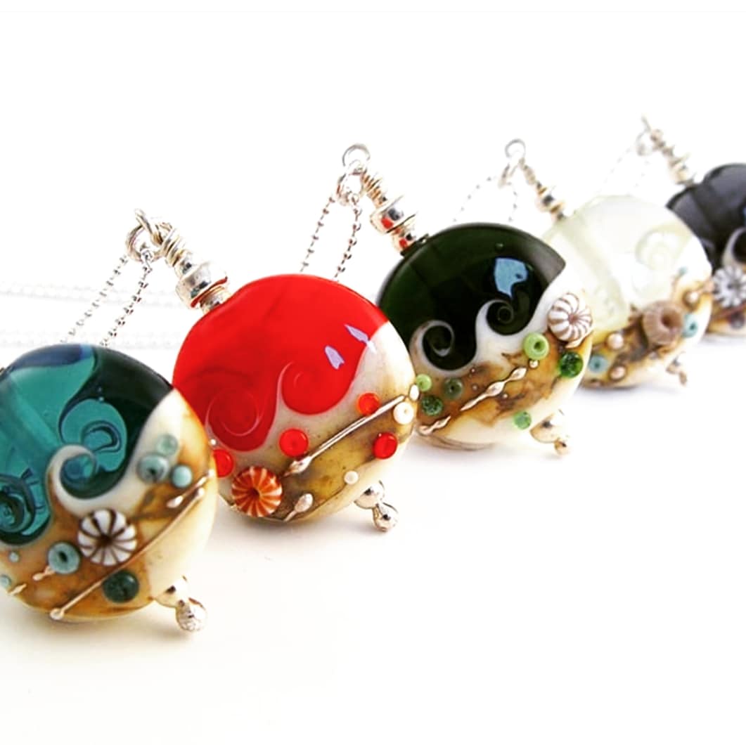 Craft Market Kendal ONLINE 2020 will go live on 21st November on shopappy.com/kendal @craftmarketkendal
Announcing another exhibitor <a href="/SuzanneJeweller/">Suzanne Tweddle</a>