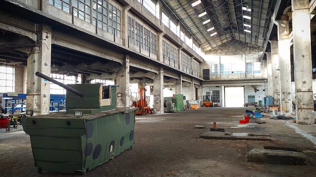 silcerino's tweet photo. #Coruña | Hoy tocó jornada de puertas abiertas en la futura #CiudadDeLasTIC y conocer como es la #FábricaDeArmas por dentro. ¡Es enorme todo! 😅

*El aforo ya está COMPLETO para todos los turnos de visita, se agotó el mismo día que abrieron inscripciones. https://t.co/xYnpm3Xgm8