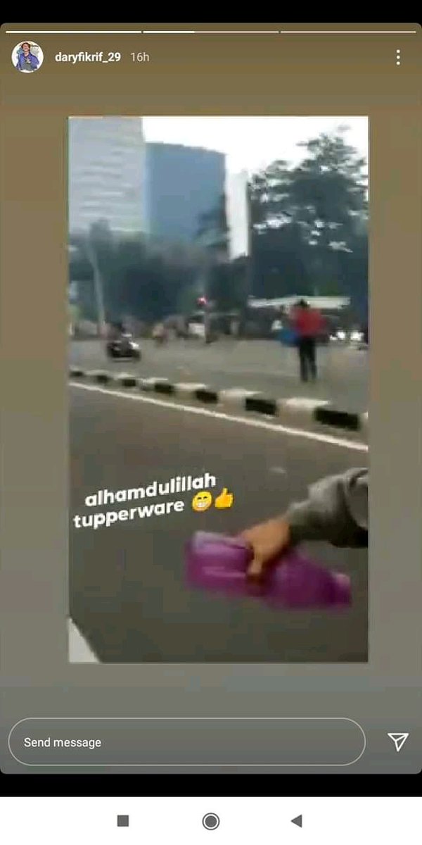cahrlesaxvier's tweet image. Yang ilang                vs        yang nemu tupperware                          tupperware