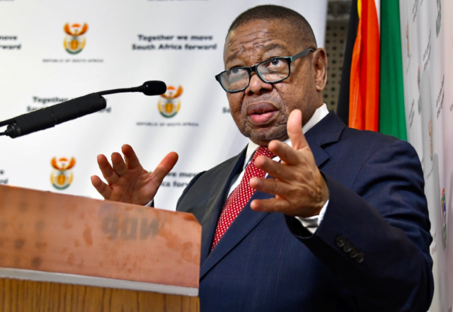 EUChamber_SSA's tweet photo. 🇿🇦 "The country’s 22,000km #road #network is described in the #NationalDevelopmentPlan as the country’s single biggest #publicasset" @SANRAL_za said In a presentation to parliament this week. ⤵️
#infrastructure #highway

https://t.co/RNmAw7yXDv @BusinessTechSA https://t.co/TRBbhegD6G