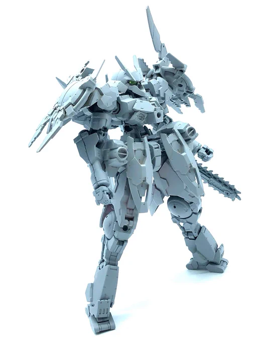 そういえばバイロン軍で組んだことなかったな～
と考えながらパーツ整理してたら出来た
近接特化型一匹狼機体。
さて何色に塗ろうかな…

#30MM 
#プラモデル 