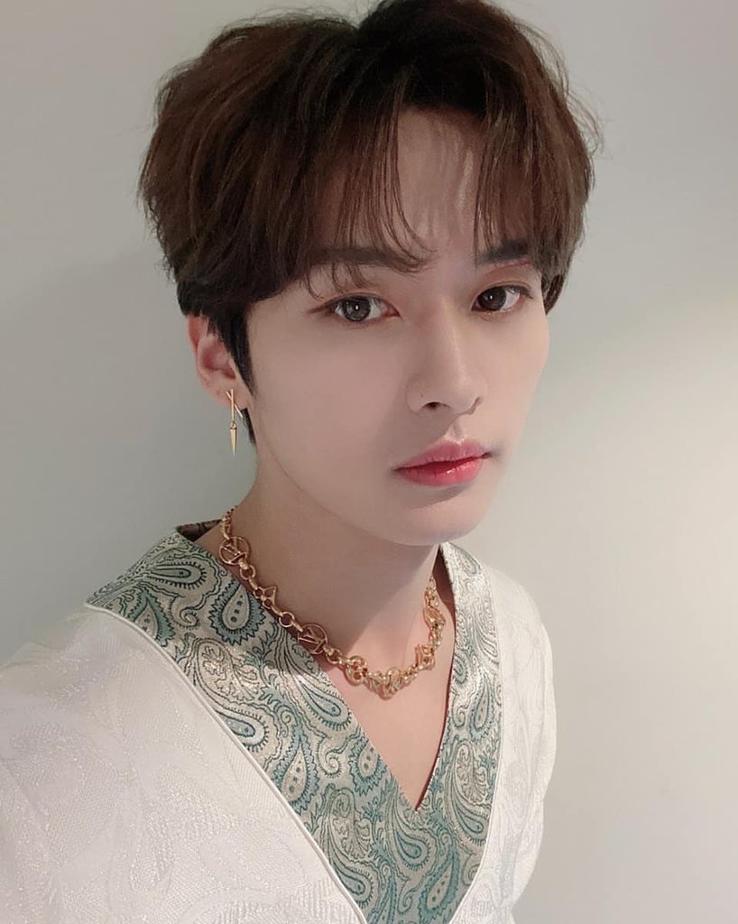 leeknowfiles's tweet photo. so handsome https://t.co/J92mkKhKIO