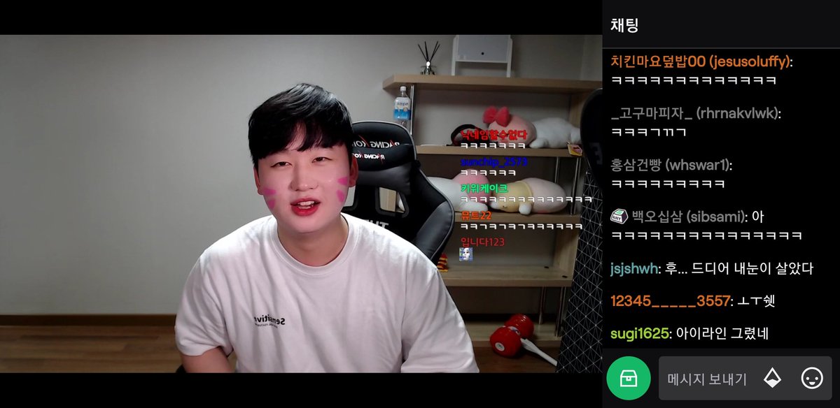 DK_two2's tweet photo. 이게 젤 이뻐 https://t.co/T8qW6MweMz