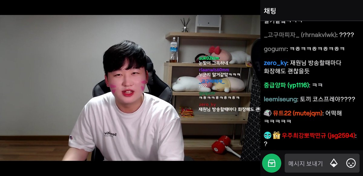 DK_two2's tweet photo. 이게 젤 이뻐 https://t.co/T8qW6MweMz